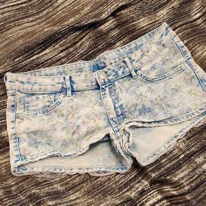 Divided Jean floral shorts